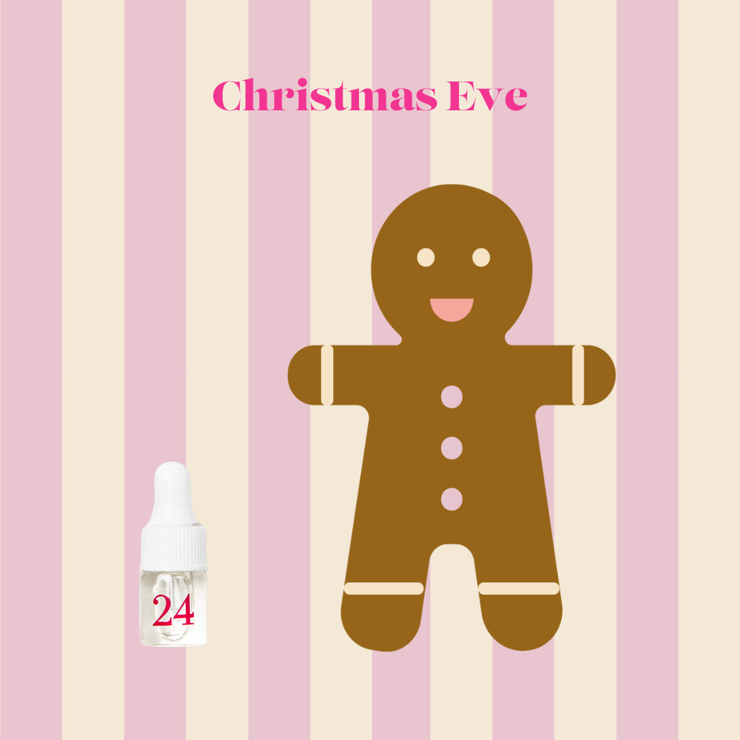 Profumo di biscotti di pan di zenzero con zucchero a velo, accompagnati da bastoncini di cannella su un tavolo natalizio